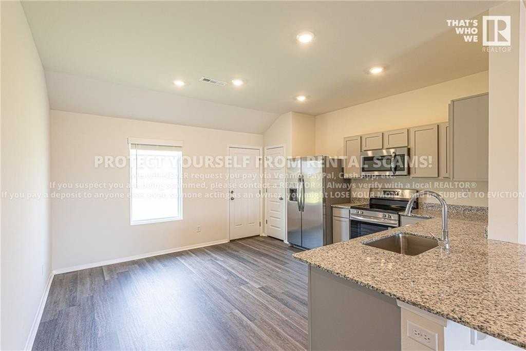 2721 Elliott St - Photo 6 of 16