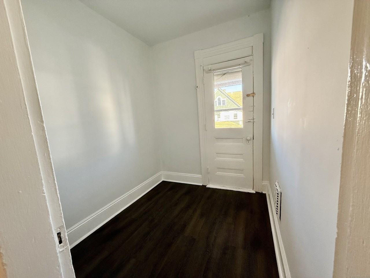 519 Brooks St - Photo 2 of 11