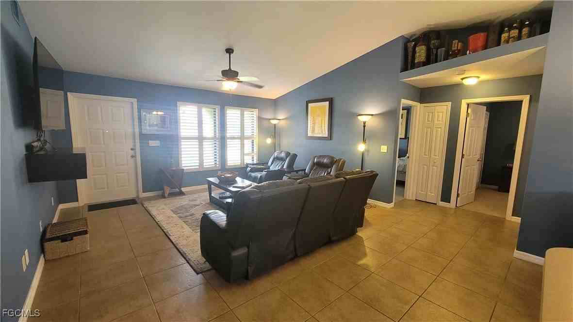 1929 Ne 2nd Ter - Photo 3 of 29