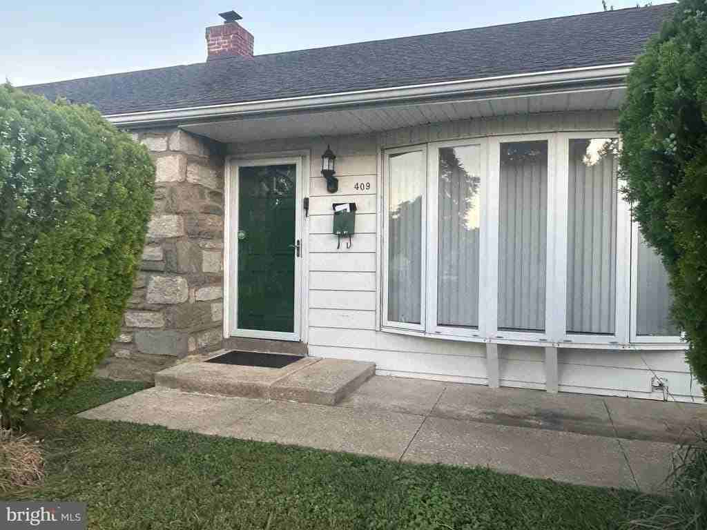 409 Yale Avenue - Photo 2 of 49