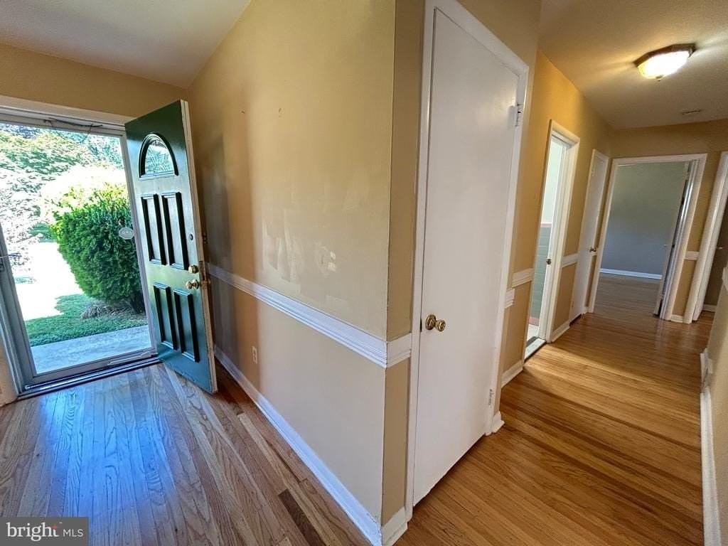 409 Yale Avenue - Photo 5 of 49