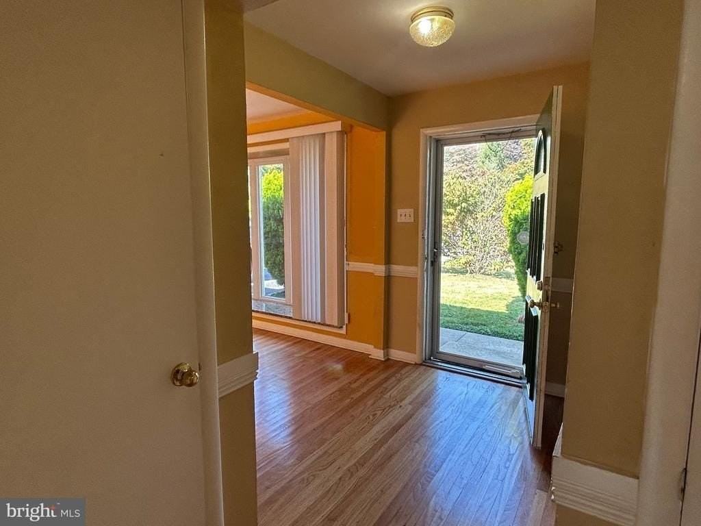 409 Yale Avenue - Photo 6 of 49