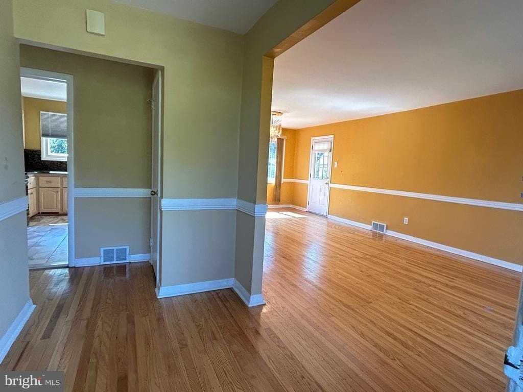 409 Yale Avenue - Photo 7 of 49