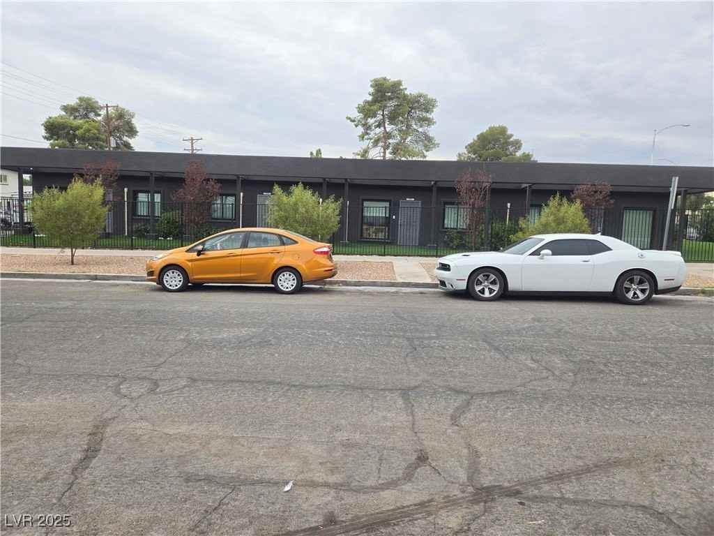 1000 Lewis Ave #1004