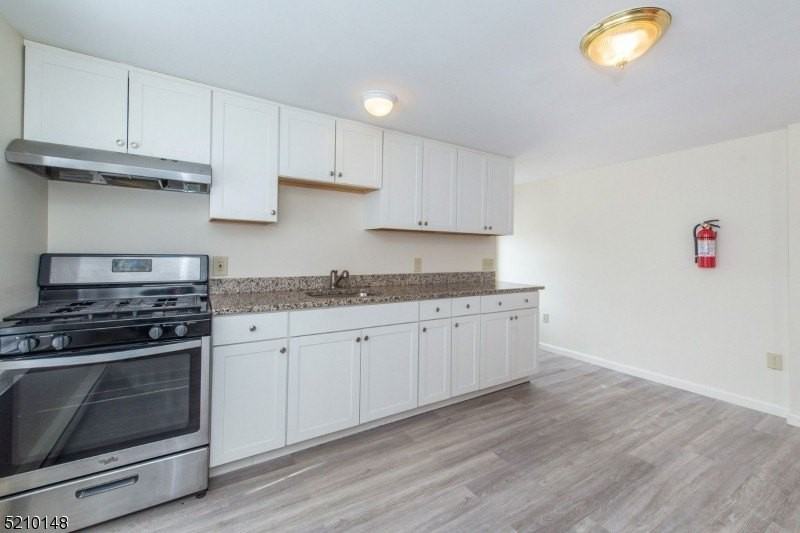 84 Mill St #B - Photo 3 of 18