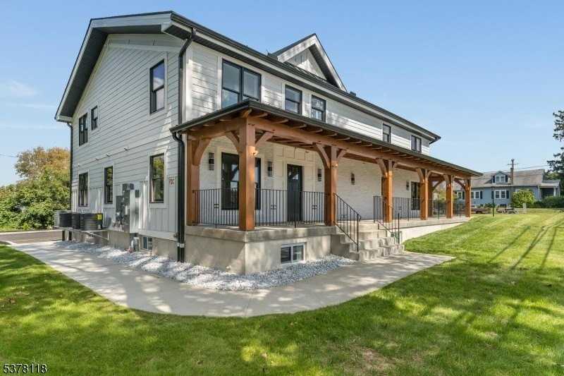 535 Saint James Ave Unit B