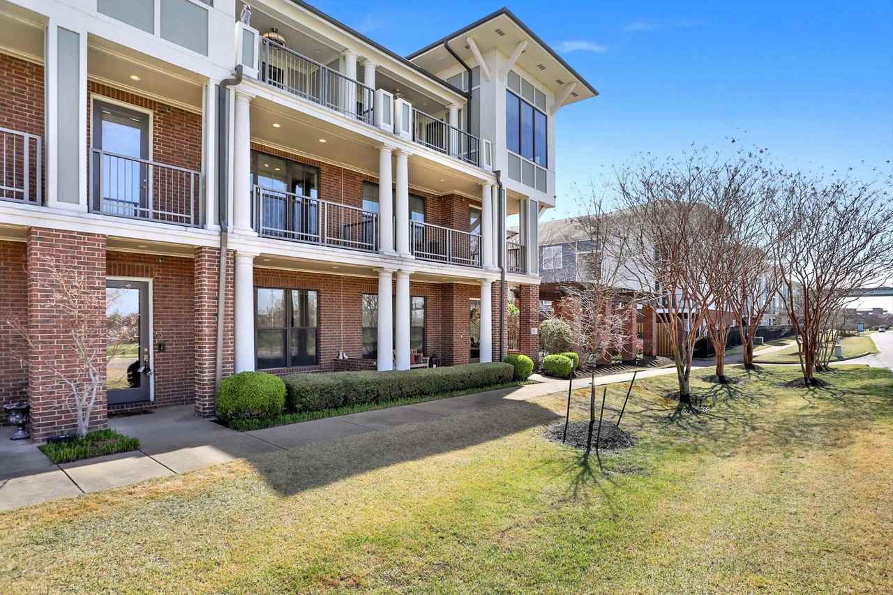 358 N Island Dr #105 - Photo 4 of 39