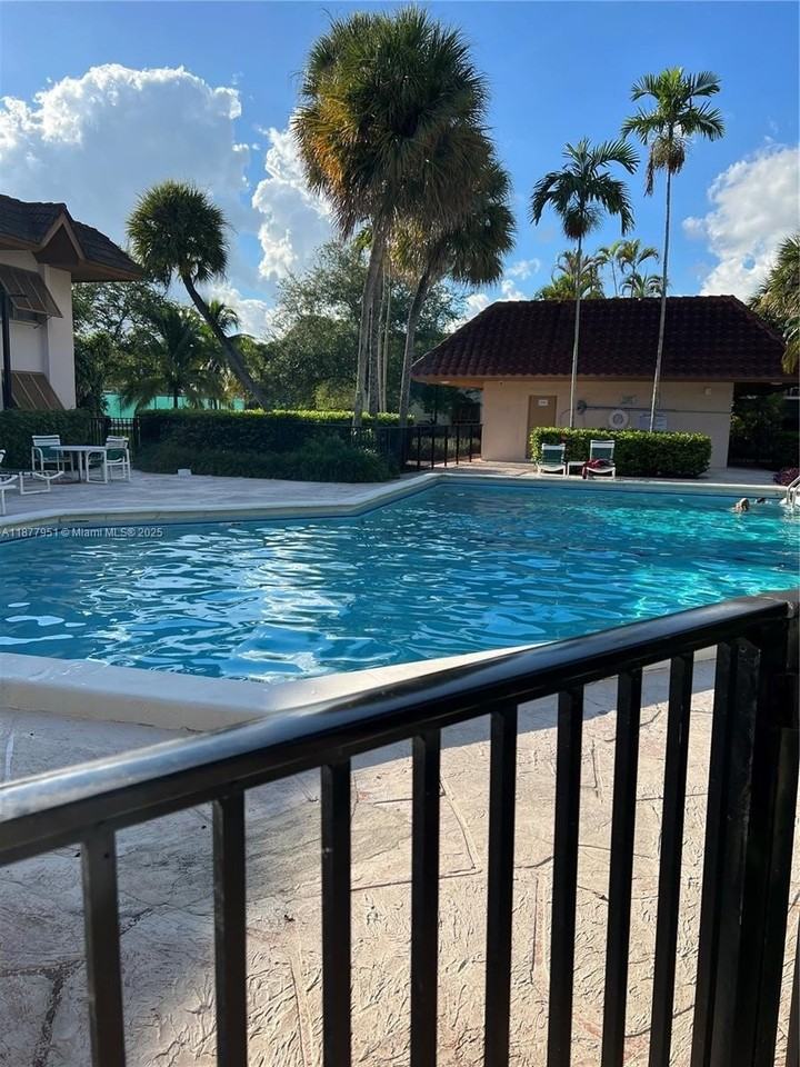 9472 Sw 77th Ave #P3 - Photo 2 of 6