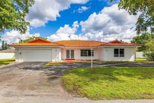 6895 Pinehurst Dr - Photo 1 of 1