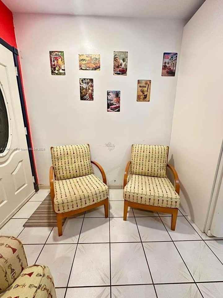 935 Sw 11th Ave #1stFL - Photo 2 of 17