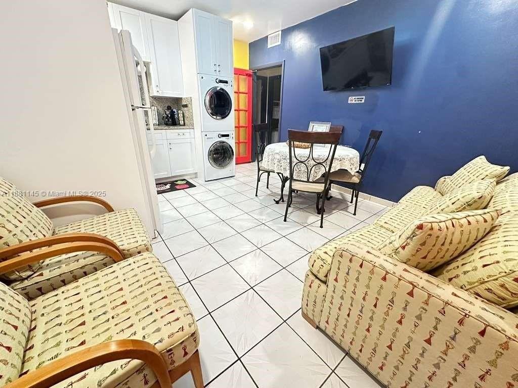 935 Sw 11th Ave #1stFL - Photo 4 of 17