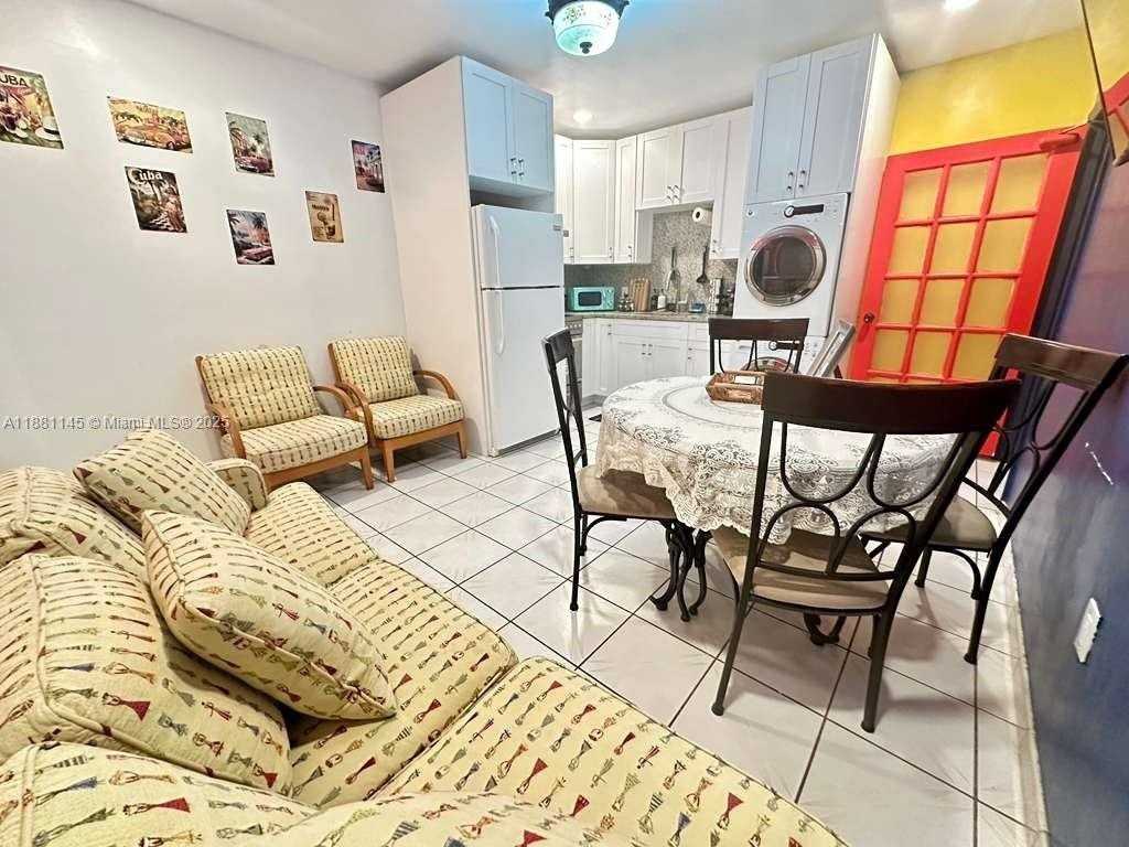 935 Sw 11th Ave #1stFL - Photo 5 of 17