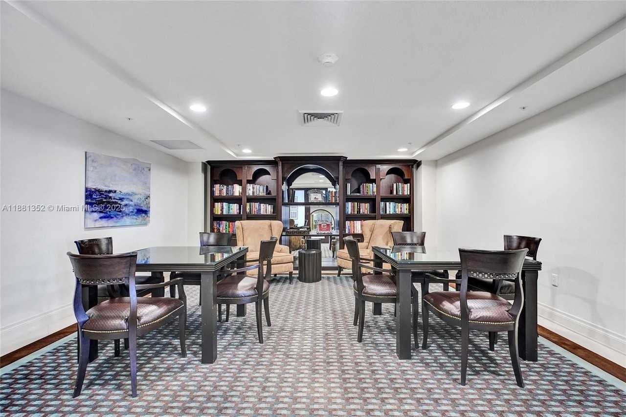 100 S Birch Rd #906B - Photo 4 of 50