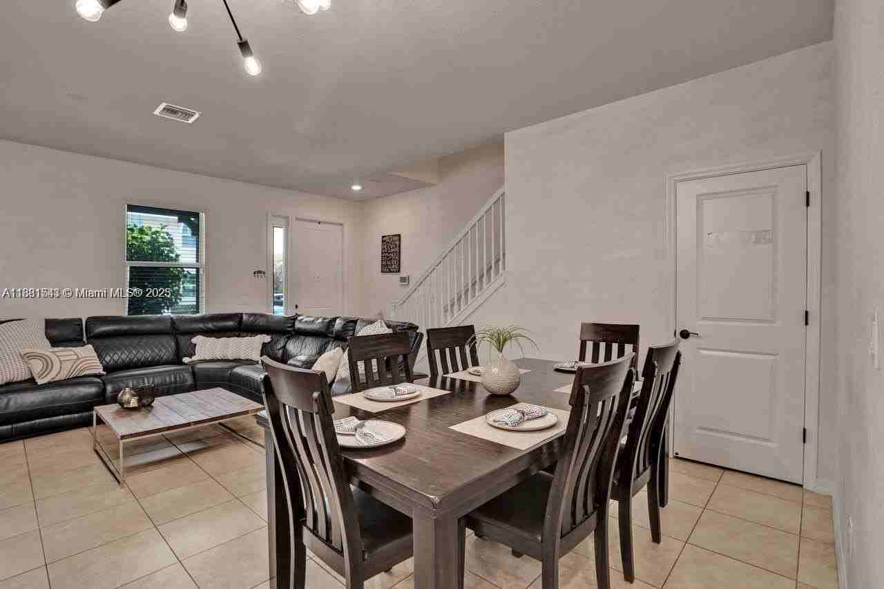 5060 Eucalyptus Dr #2 - Photo 6 of 43