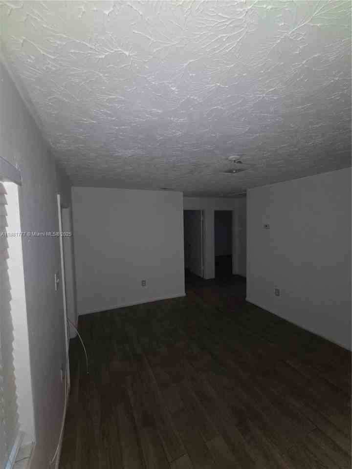 503 N 25th St #B - Photo 5 of 9