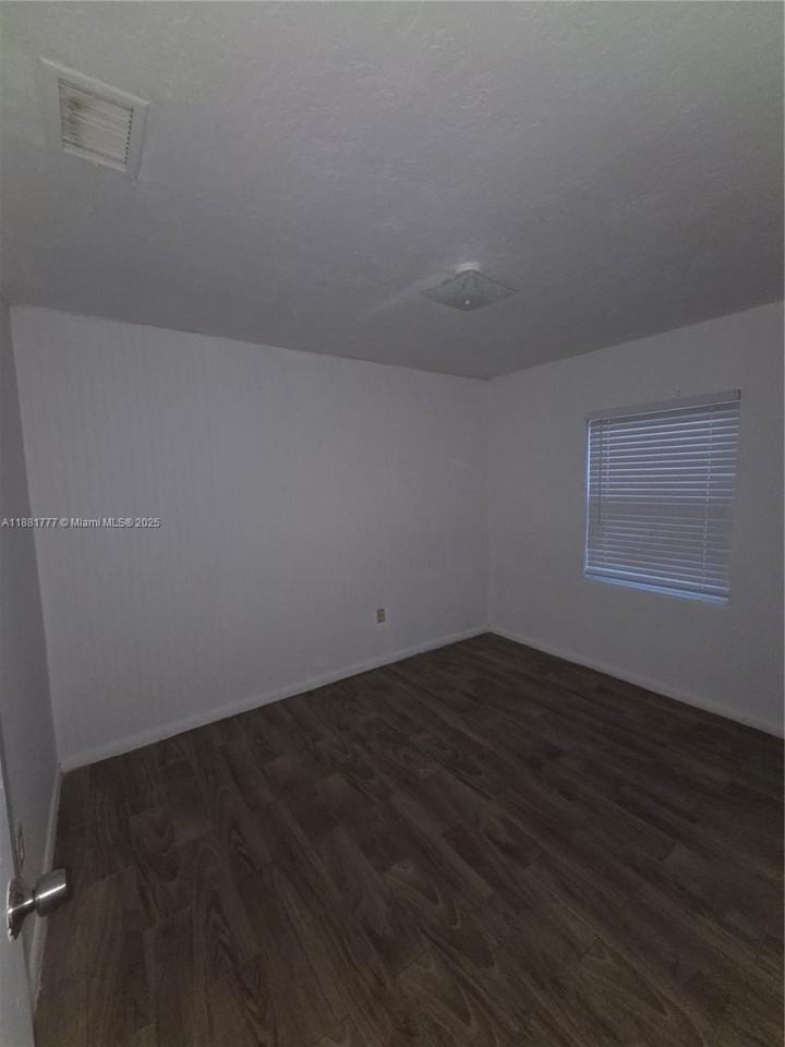 503 N 25th St #B - Photo 7 of 9