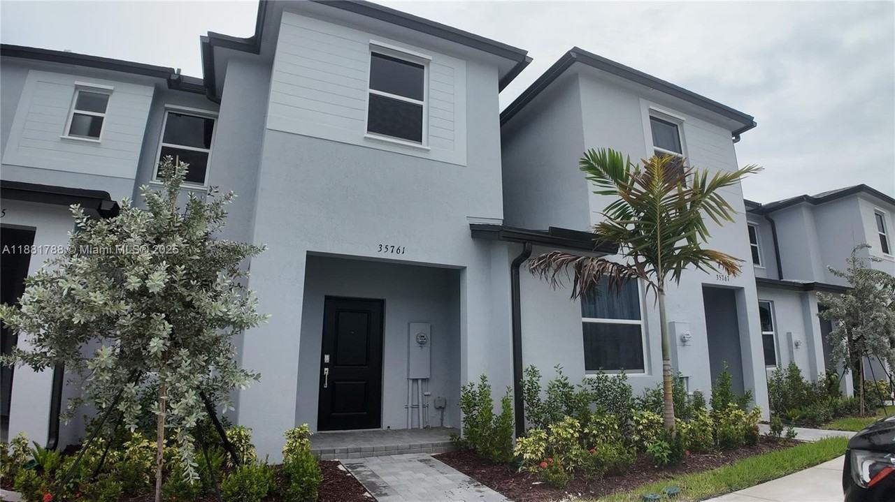 35761 Sw 178th Ct #35761 - Photo 2 of 50