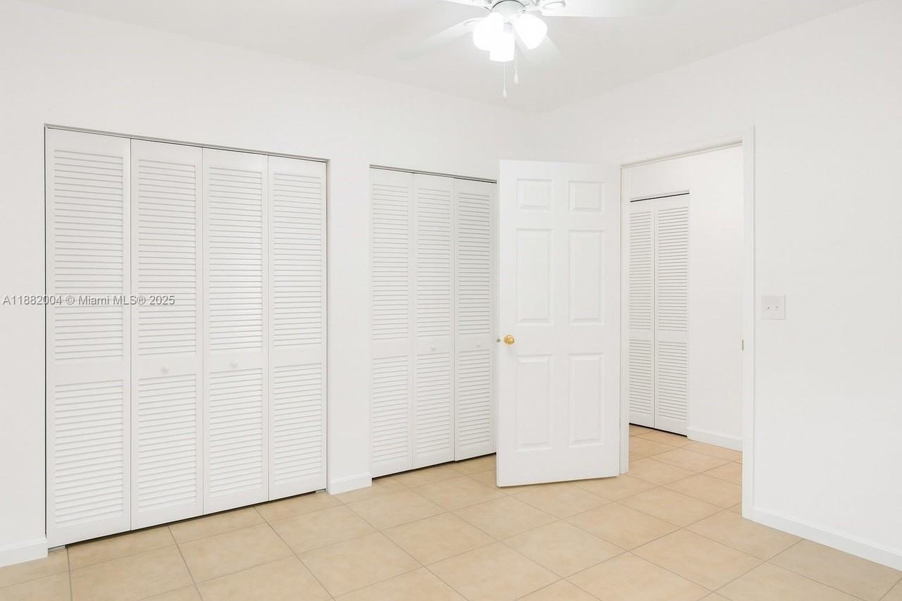 2516 Lincoln St - Photo 4 of 9