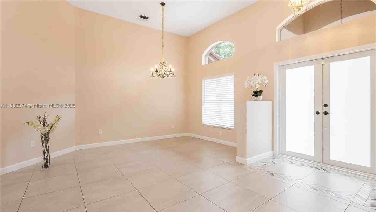 10337 Nw 53rd Ct - Photo 7 of 40