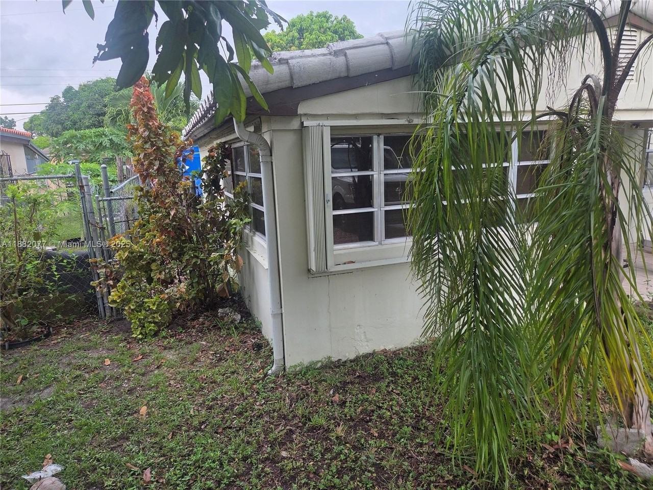 1787 Ne 173rd St - Photo 2 of 12