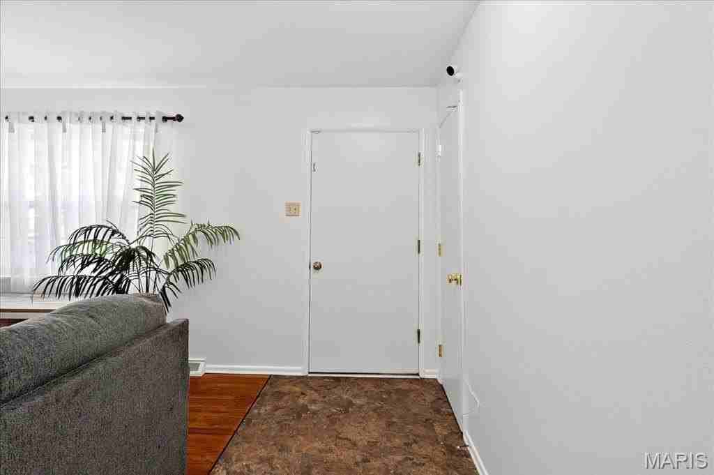 354 Burncoate Dr - Photo 4 of 34