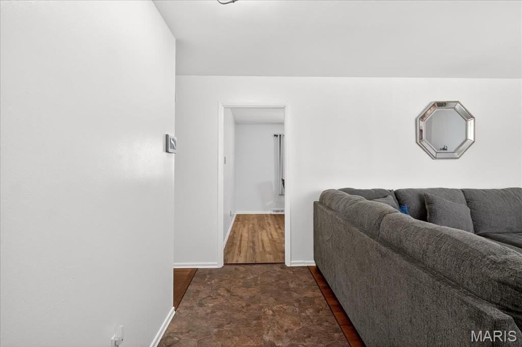 354 Burncoate Dr - Photo 5 of 34