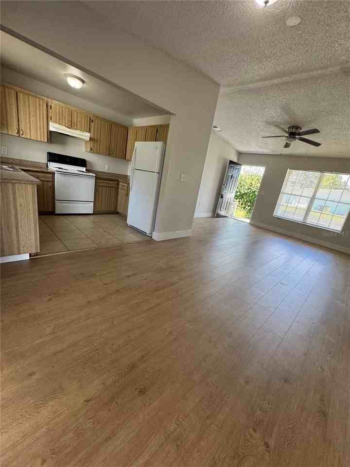 725 Caribou Dr - Photo 2 of 12