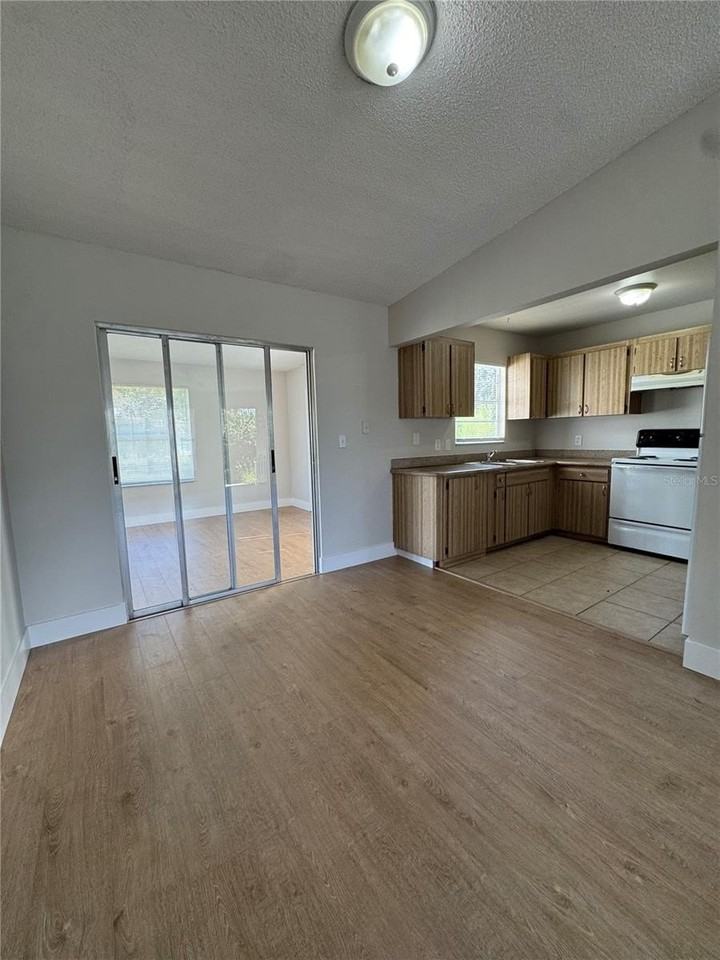 725 Caribou Dr - Photo 3 of 12