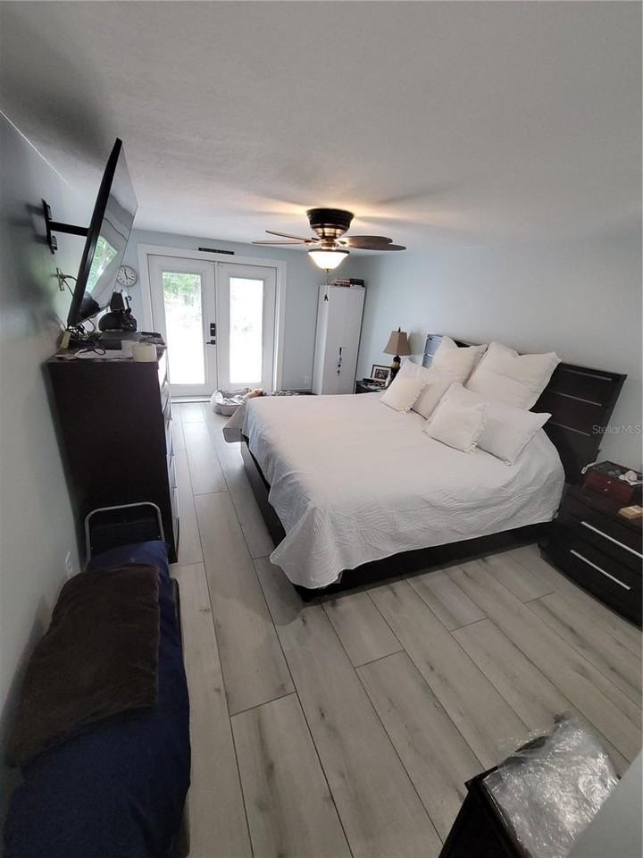 8320 Woodlake Pl - Photo 7 of 50