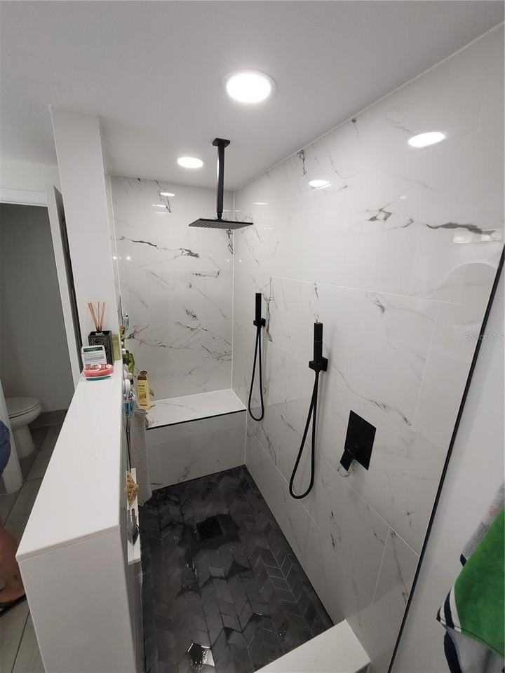 8320 Woodlake Pl - Photo 7 of 50