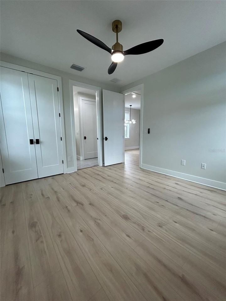 468 44th Ave N #1-2 - Photo 7 of 12