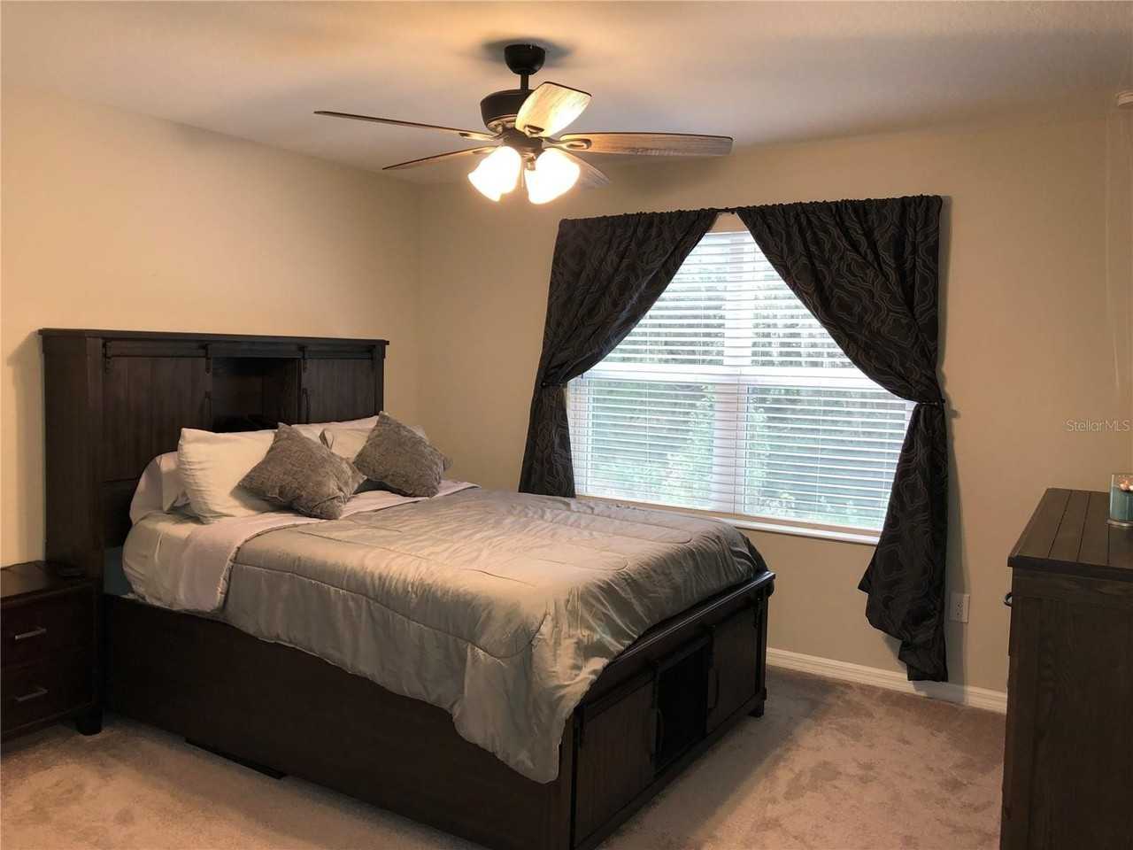 10549 Oakside Drive - Photo 5 of 19