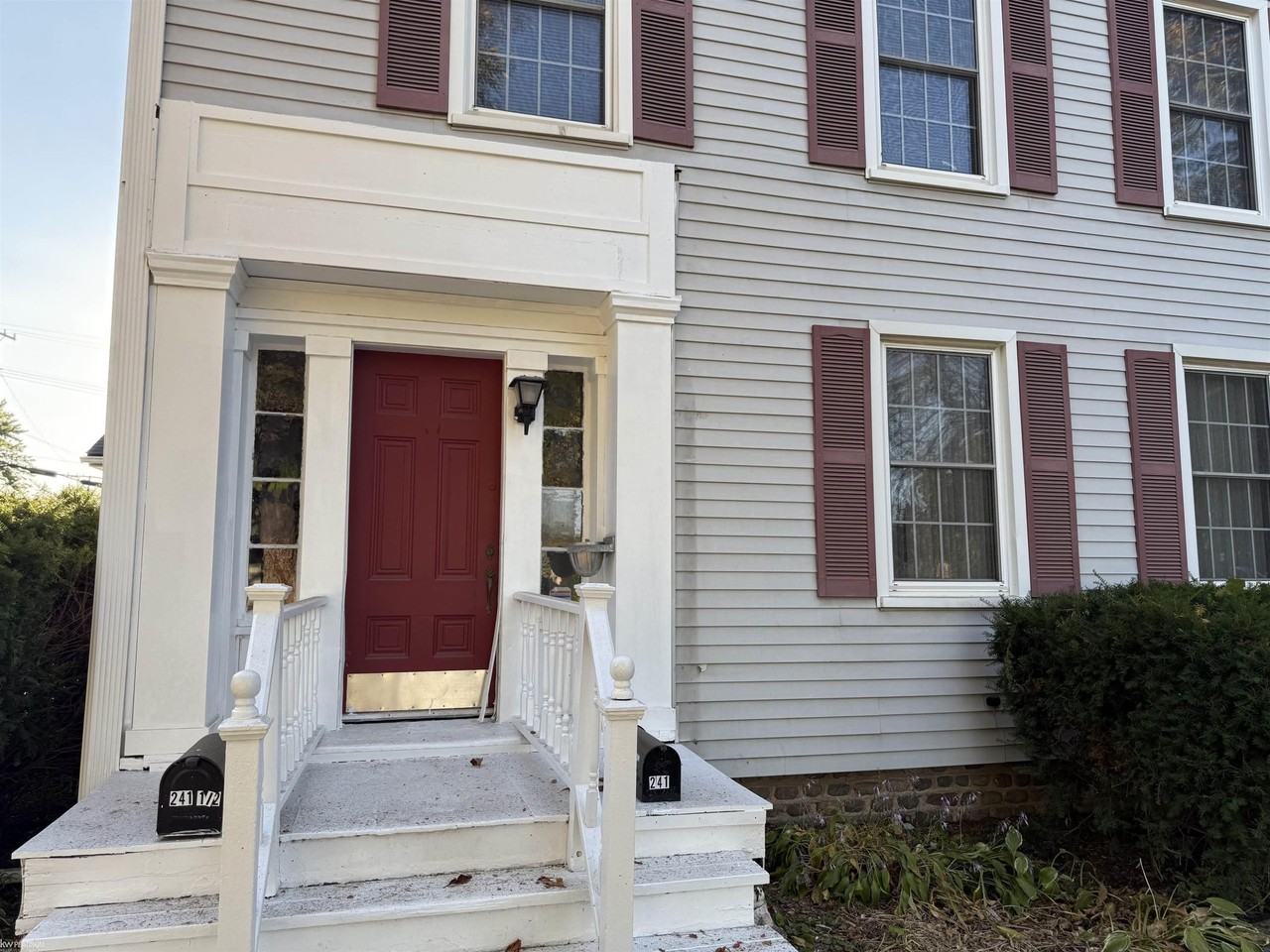 241 N Main St - Photo 2 of 25