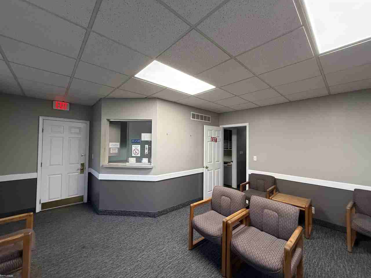 241 N Main St - Photo 5 of 25