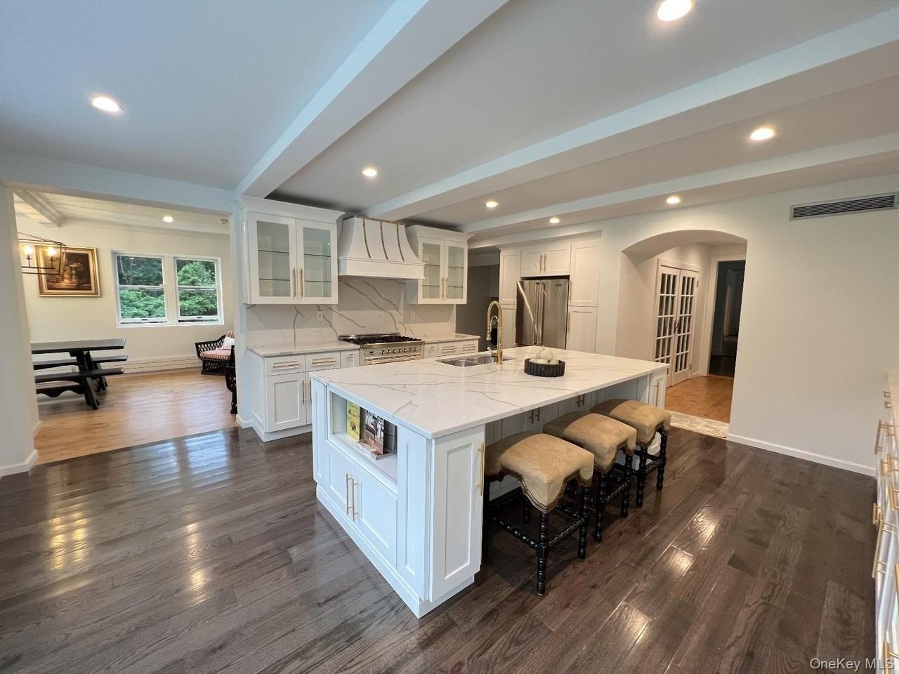 87 Wheatley Rd - Photo 6 of 16