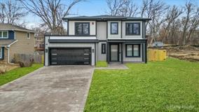 154 Oak St - Photo 1 of 1