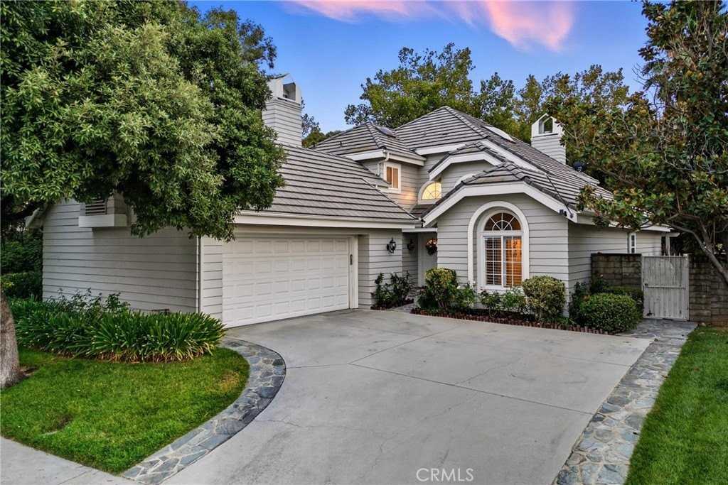 24456 Mockingbird Ct - Photo 2 of 29