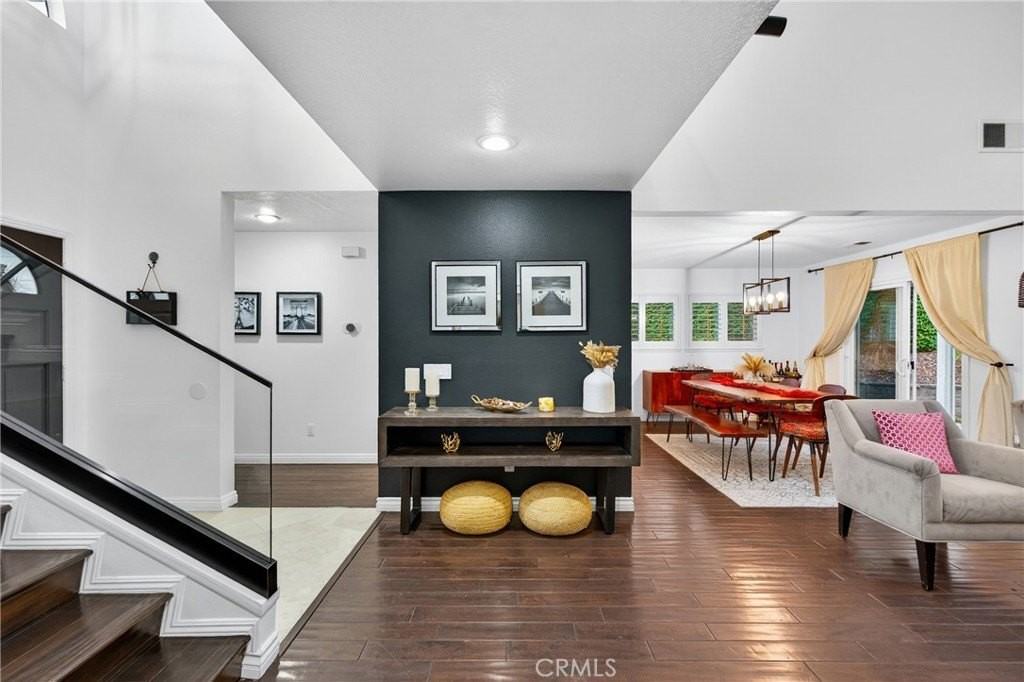 24456 Mockingbird Ct - Photo 4 of 29