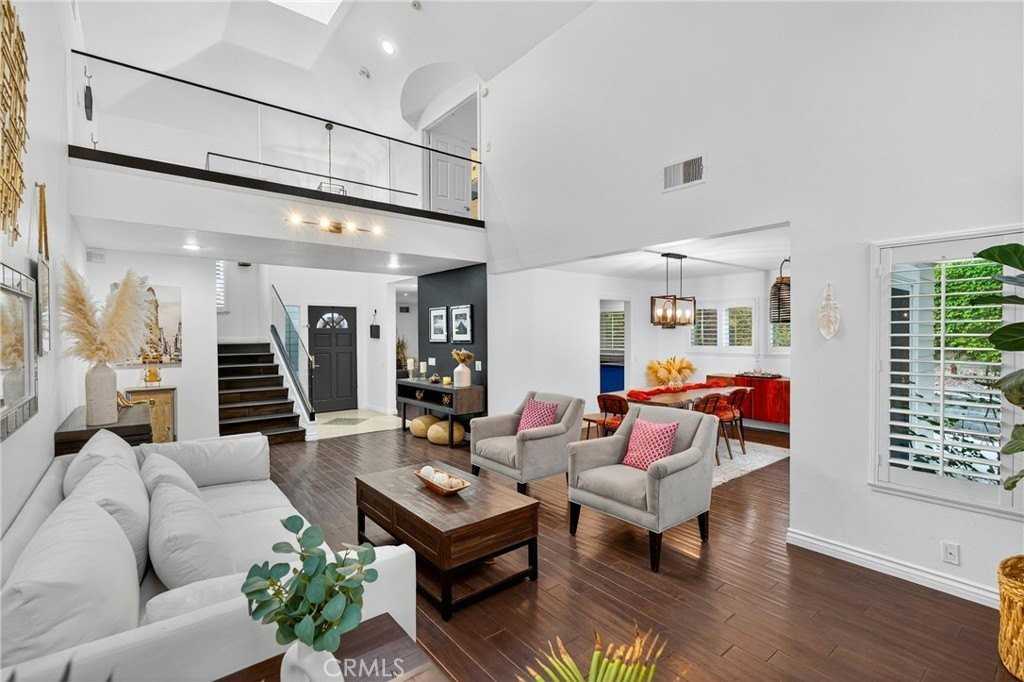 24456 Mockingbird Ct - Photo 5 of 29