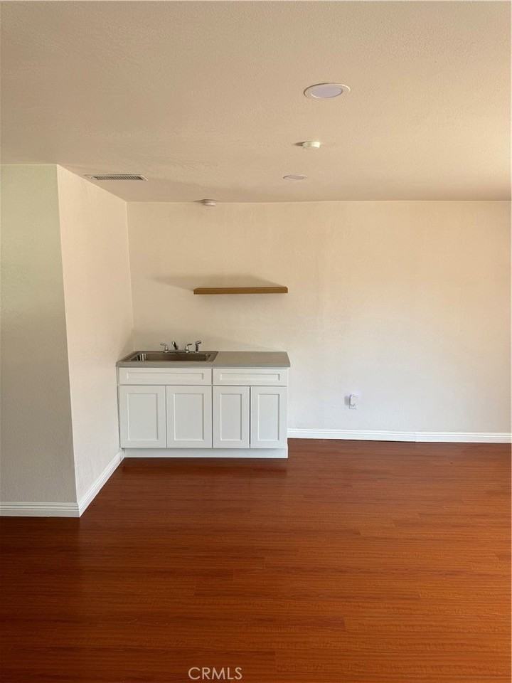 317 N Dale Ave - Photo 5 of 10