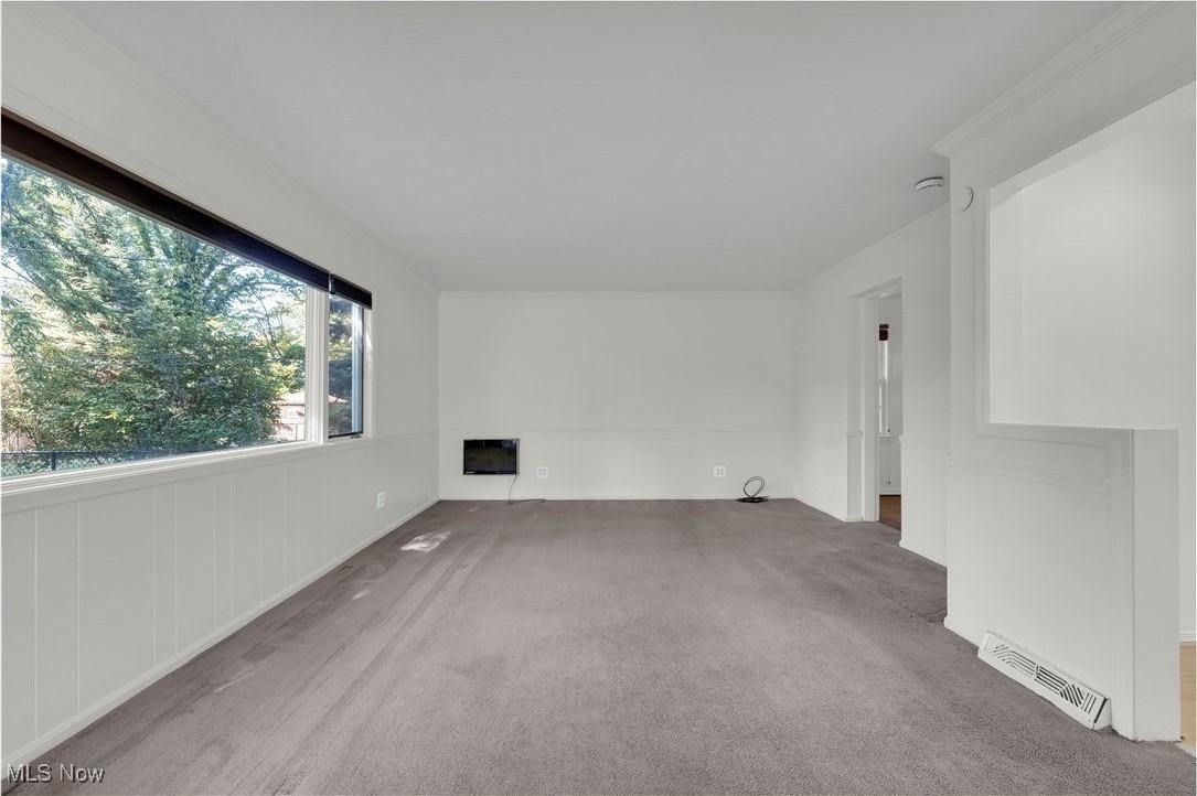 1044 S Belvoir Blvd - Photo 4 of 32