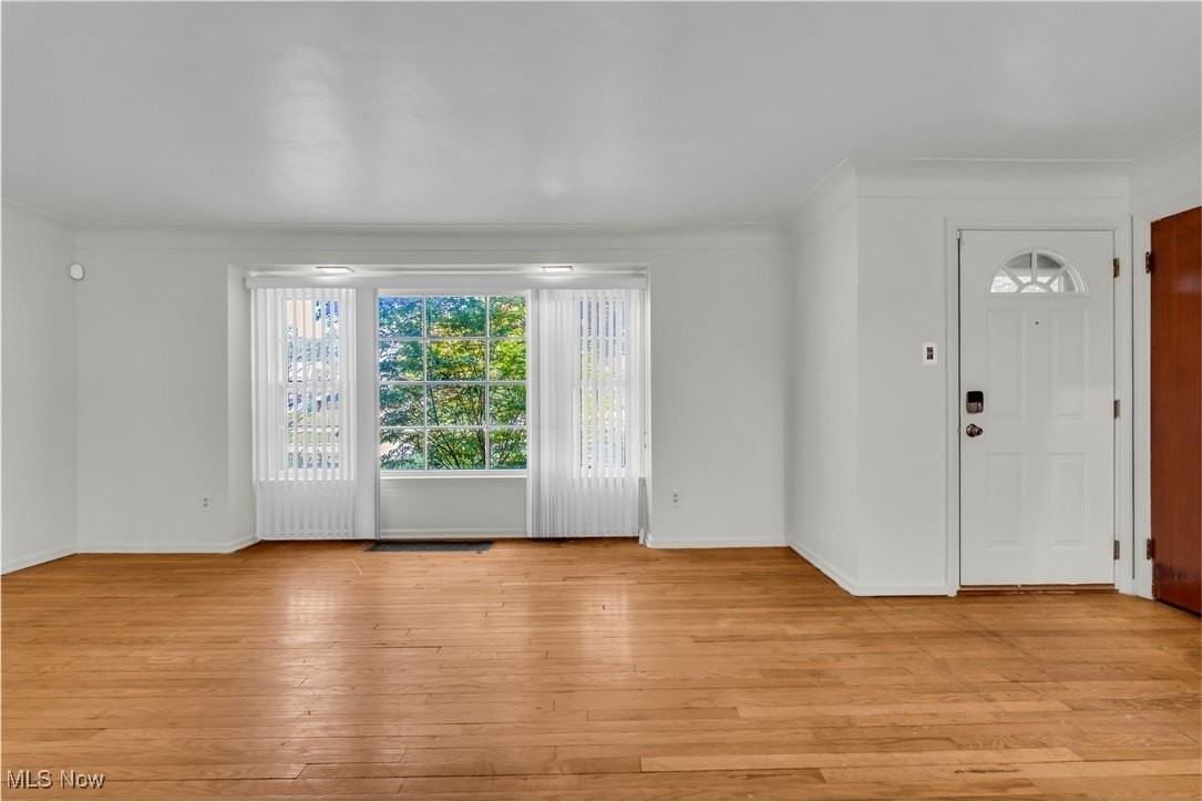 1044 S Belvoir Blvd - Photo 7 of 32