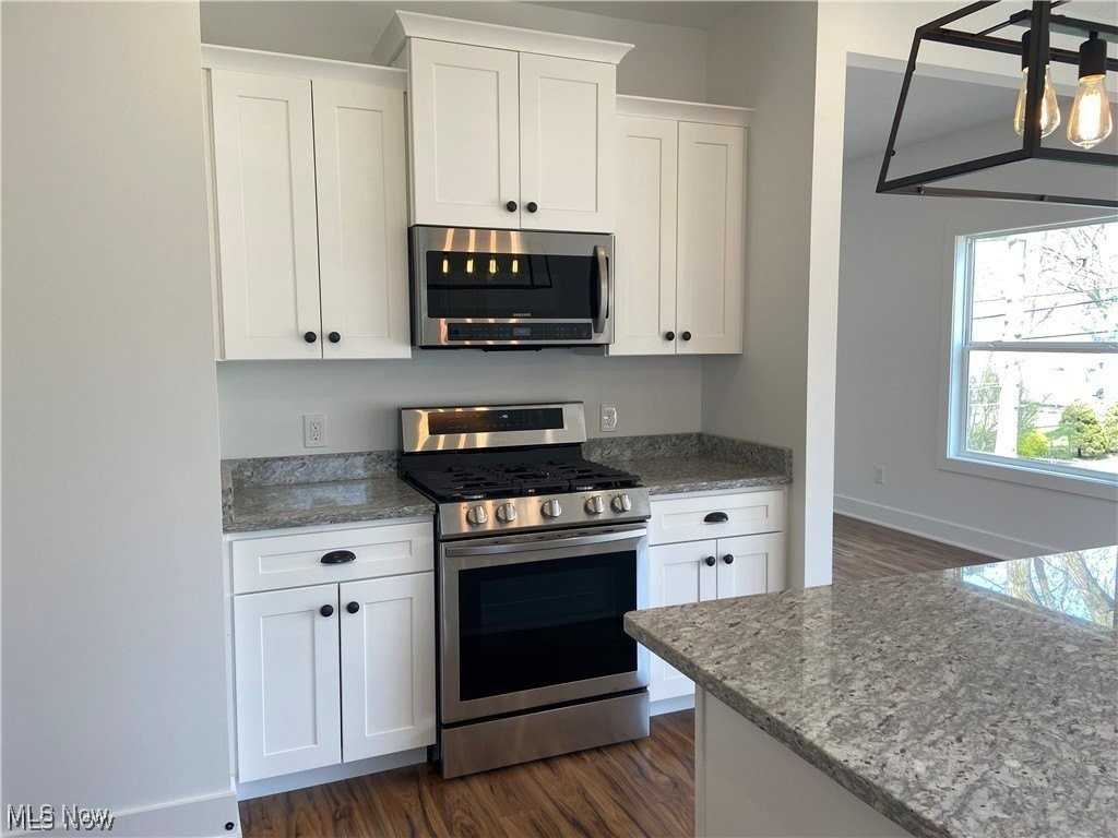 1167 Iroquois Ave - Photo 2 of 25