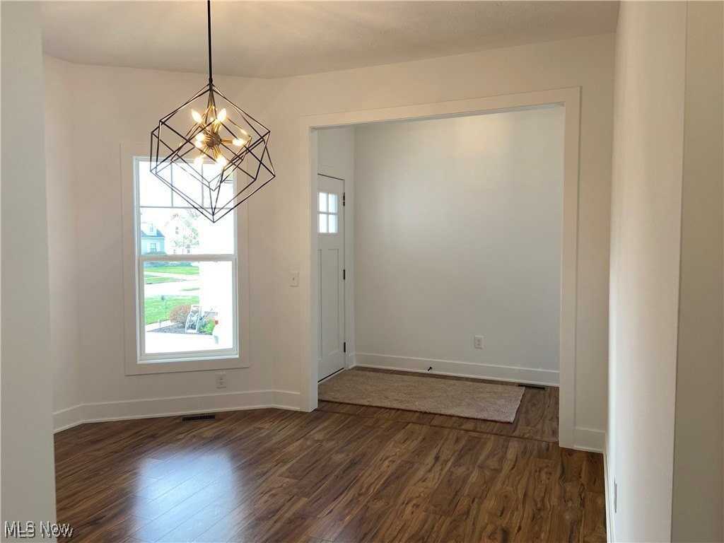 1167 Iroquois Ave - Photo 6 of 25