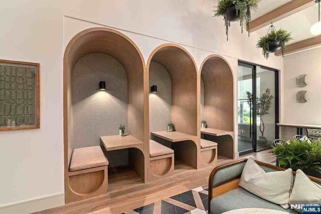 18 Park Ave - Photo 5 of 33