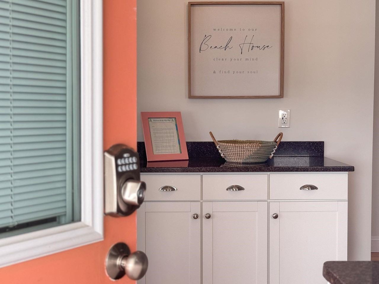 131 Franklin St - Photo 4 of 36