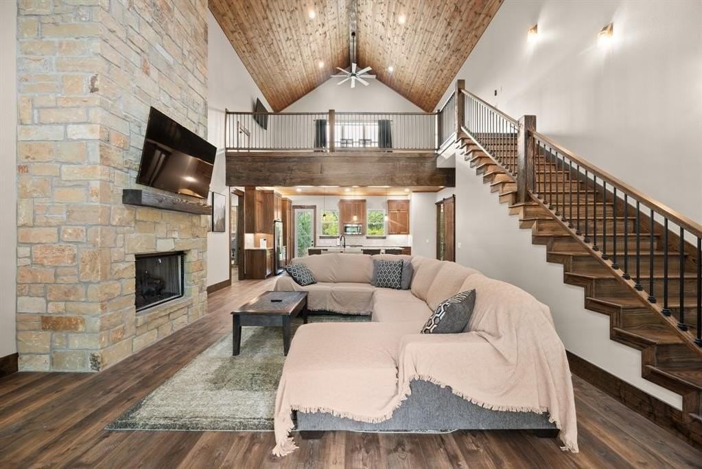 483 Spout Springs Rd - Photo 5 of 35