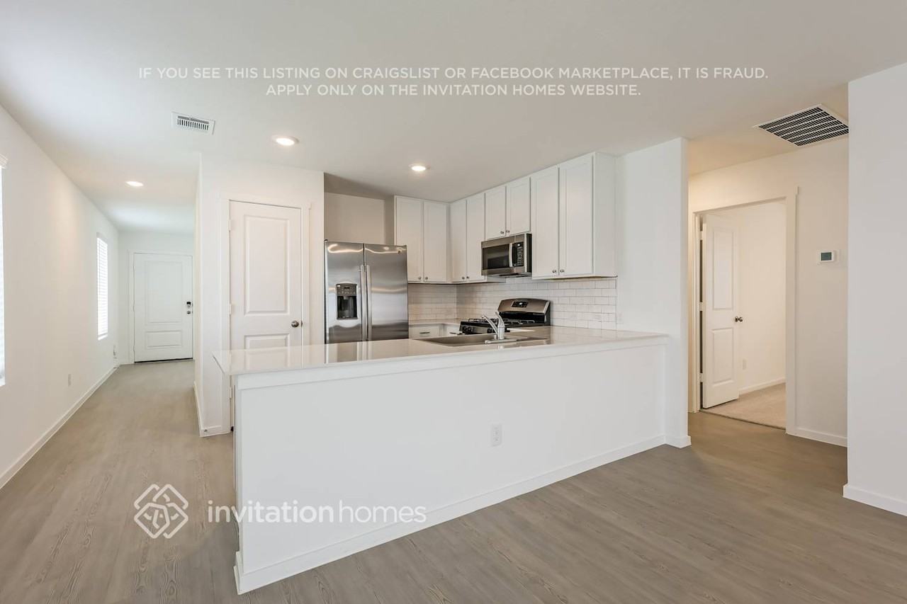 3704 Axis Hill St - Photo 7 of 17