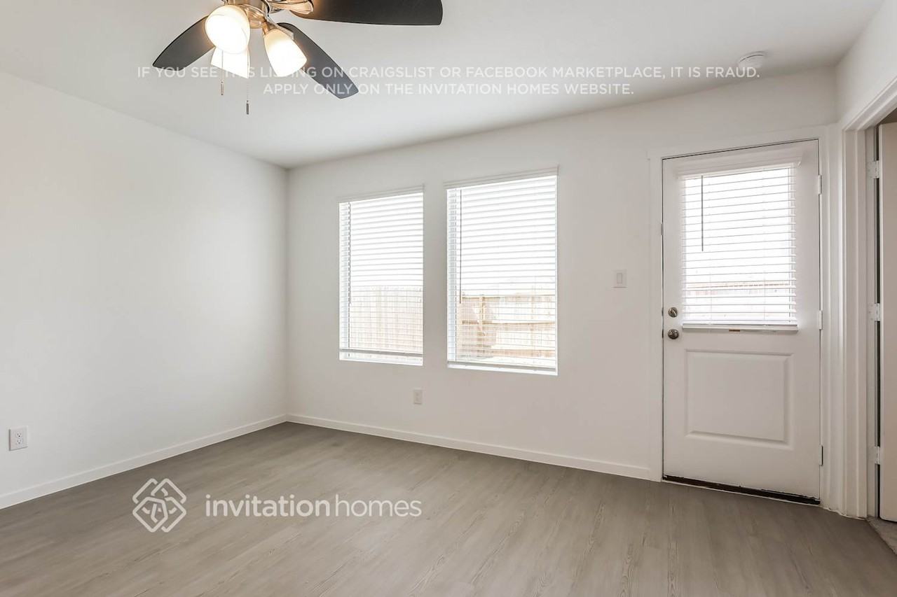 3724 Axis Hill St - Photo 5 of 17