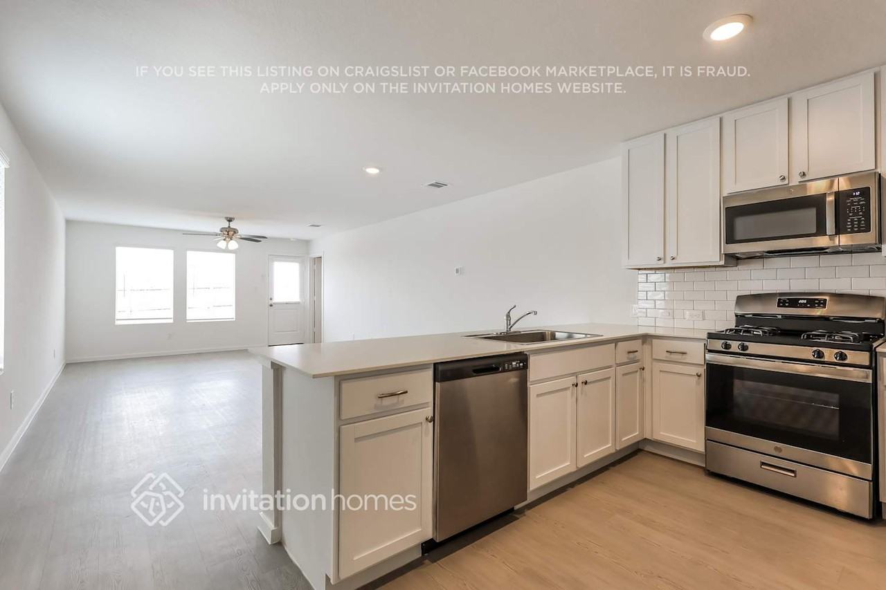 3724 Axis Hill St - Photo 7 of 17